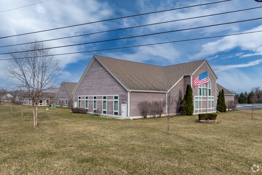 995 S Sawyer Rd, Summit, WI à vendre - Photo du bâtiment - Image 3 de 5