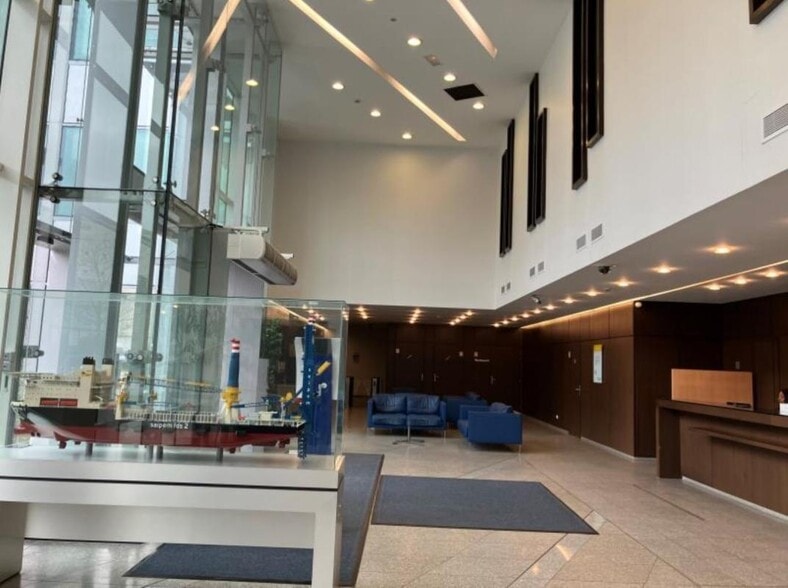 8 Avenue De Lunca, Montigny-le-Bretonneux à louer - Hall d’entrée - Image 2 de 5