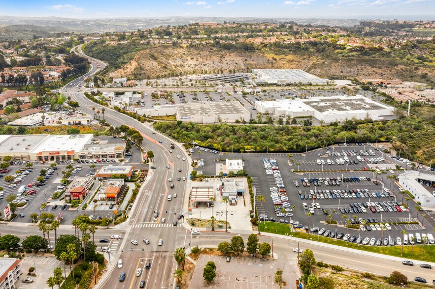 3401 College Blvd, Oceanside, CA à vendre - Photo du bâtiment - Image 2 de 17