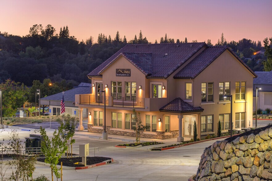 6609 Folsom Auburn Rd, Folsom, CA à louer - Photo du bâtiment - Image 2 de 7