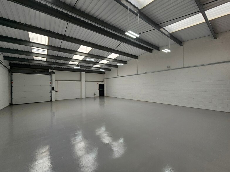 Lynx Cres, Weston Super Mare for lease - Building Photo - Image 3 of 3