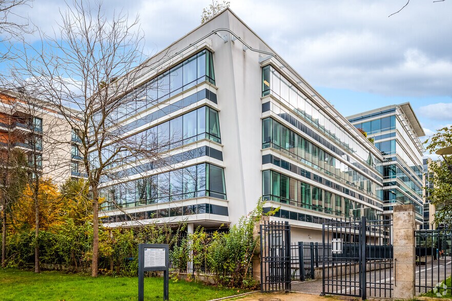 60 Avenue De L'Europe, Bois-Colombes à louer - Photo du bâtiment - Image 3 de 8