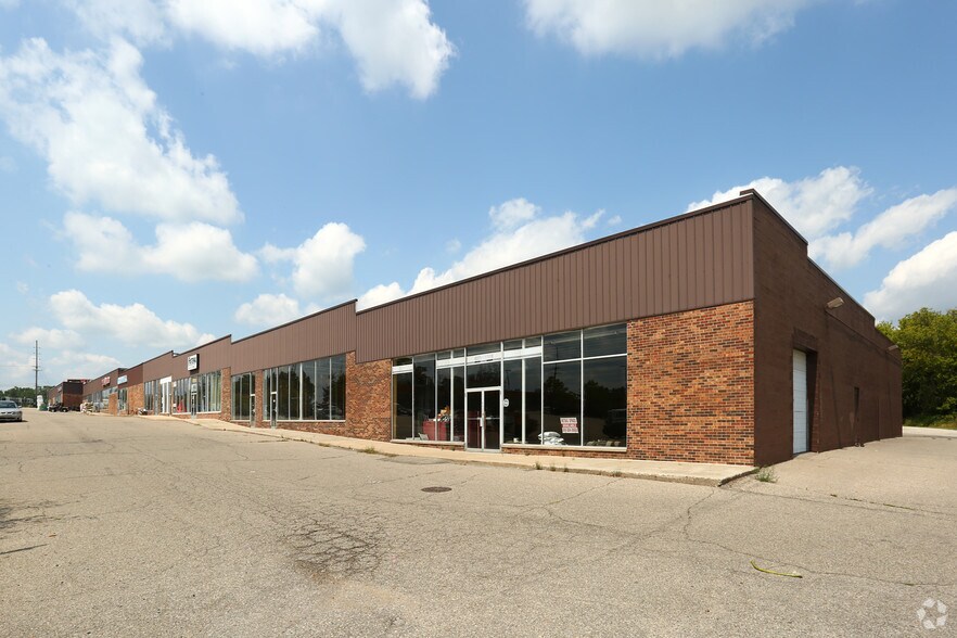 558 N Cedar St, Mason, MI à louer - Photo du bâtiment - Image 2 de 5