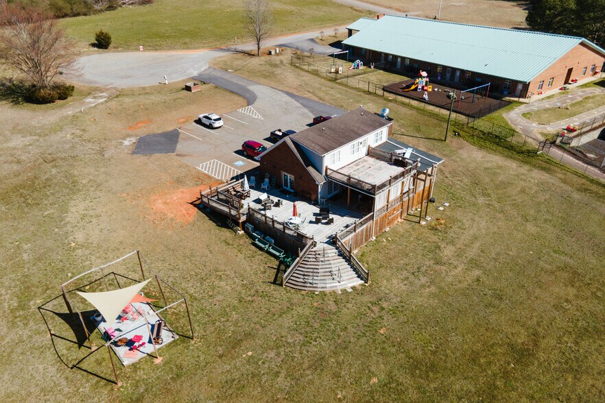 9 Callaway Dr, Crawford, GA à vendre - Photo du bâtiment - Image 3 de 49
