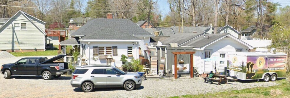 1596 Greenville Hwy, Hendersonville, NC à louer - Photo du bâtiment - Image 2 de 4