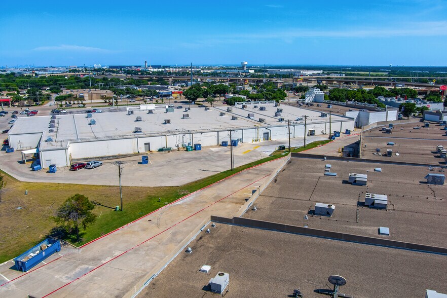 1250 William D Tate Ave, Grapevine, TX à louer - Photo du bâtiment - Image 2 de 5