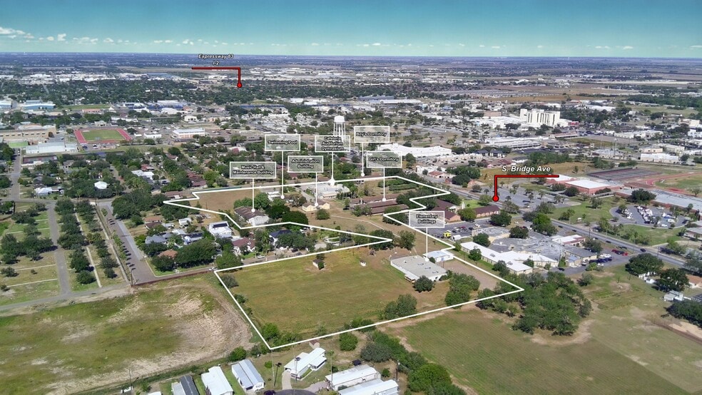 1214 S Bridge Ave, Weslaco, TX à vendre - Photo du bâtiment - Image 2 de 57