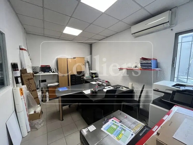 Flex in Marseille for lease - Interior Photo - Image 3 of 5