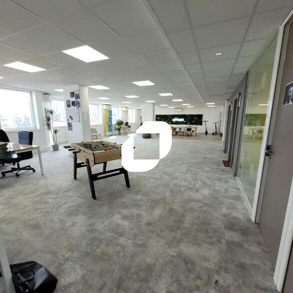 Bureau dans Boulogne-Billancourt à vendre - Photo du bâtiment - Image 2 de 12