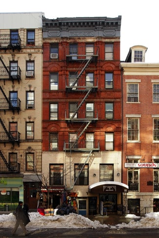 Plus de détails pour 22 St Marks Pl, New York, NY - Commerce de détail à louer