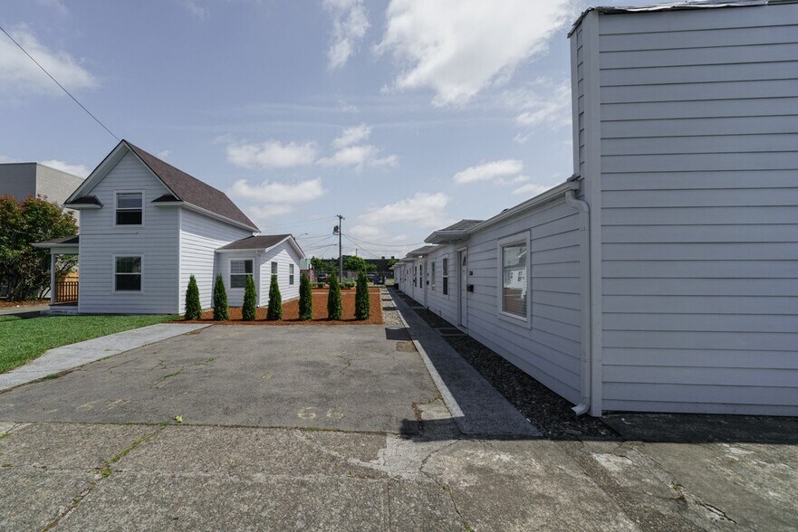 1348 12th St, Salem, OR à vendre - Photo du bâtiment - Image 2 de 11