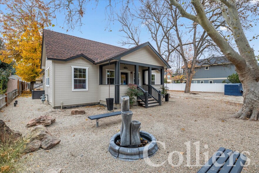 342 E Idaho St, Eagle, ID à louer - Photo du bâtiment - Image 2 de 12