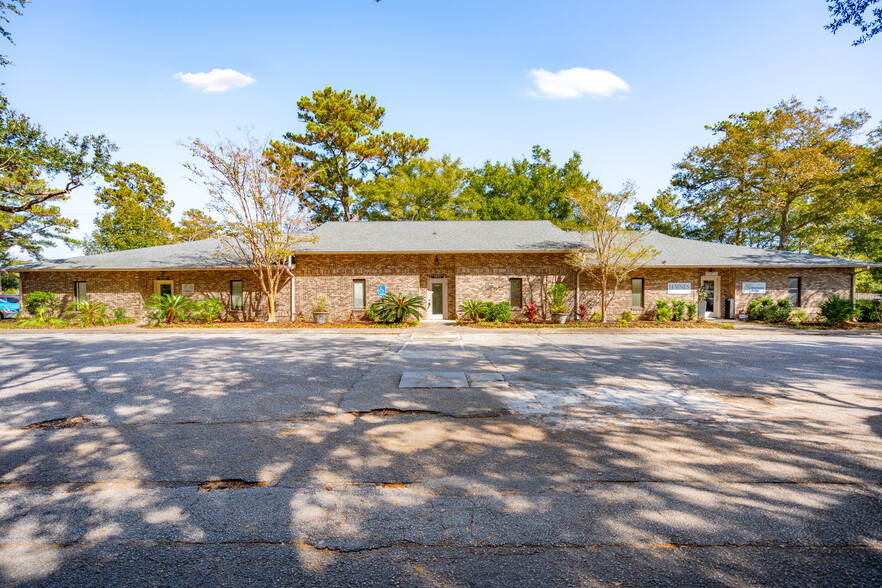 1092 Johnnie Dodds Rd, Mount Pleasant, SC for lease - Building Photo - Image 1 of 25