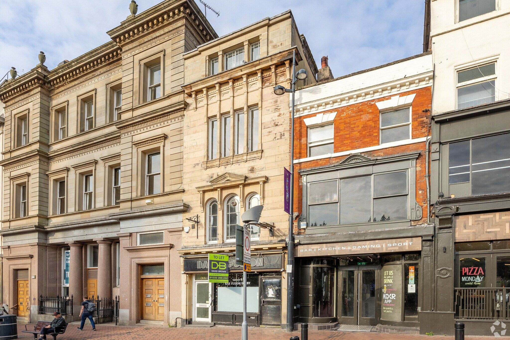 8-8A Market Pl, Derby à louer Photo du bâtiment- Image 1 de 3