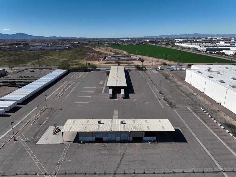 3045 South 43rd Ave, Phoenix, AZ à louer - Photo du bâtiment - Image 3 de 3