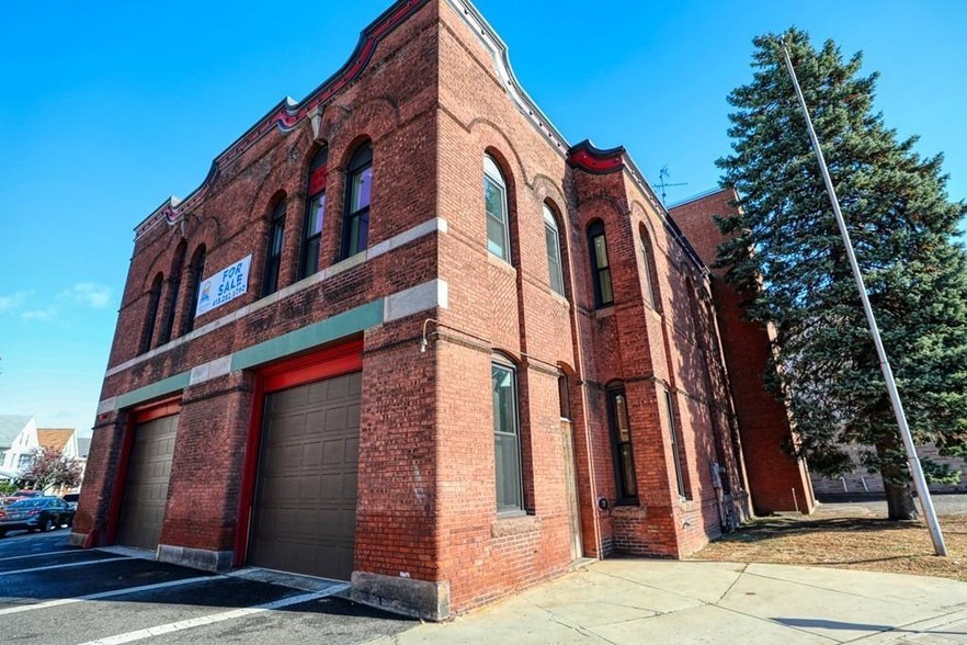 175 Oakland St, Springfield, MA à vendre - Photo du bâtiment - Image 1 de 1