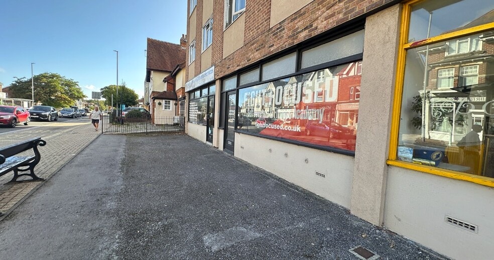 401 Lymington Rd, Christchurch à louer - Photo du bâtiment - Image 2 de 3