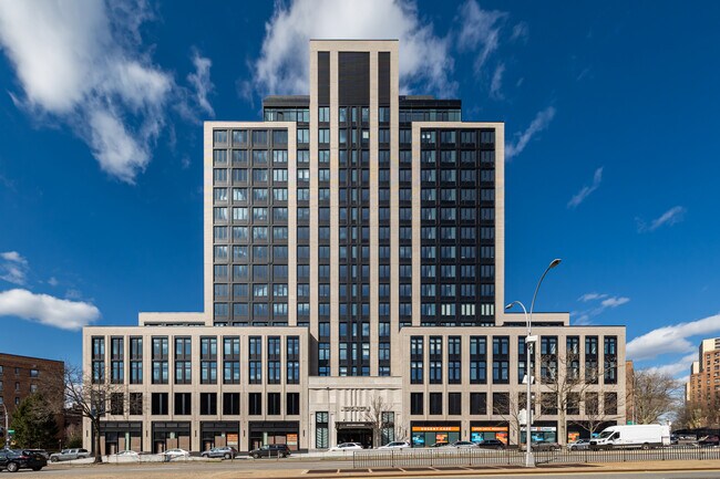 Plus de détails pour 98-81 Queens Blvd, Rego Park, NY - Bureau/Commerce de détail à louer