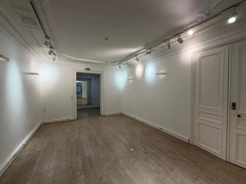 103 Rue La Boétie, Paris for lease - Interior Photo - Image 3 of 12