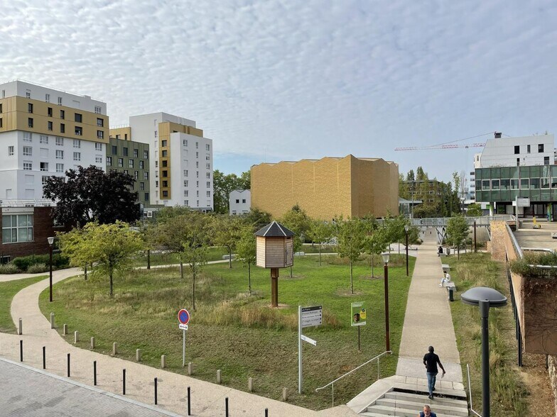 Bureau dans Cergy à louer - Photo du bâtiment - Image 2 de 6