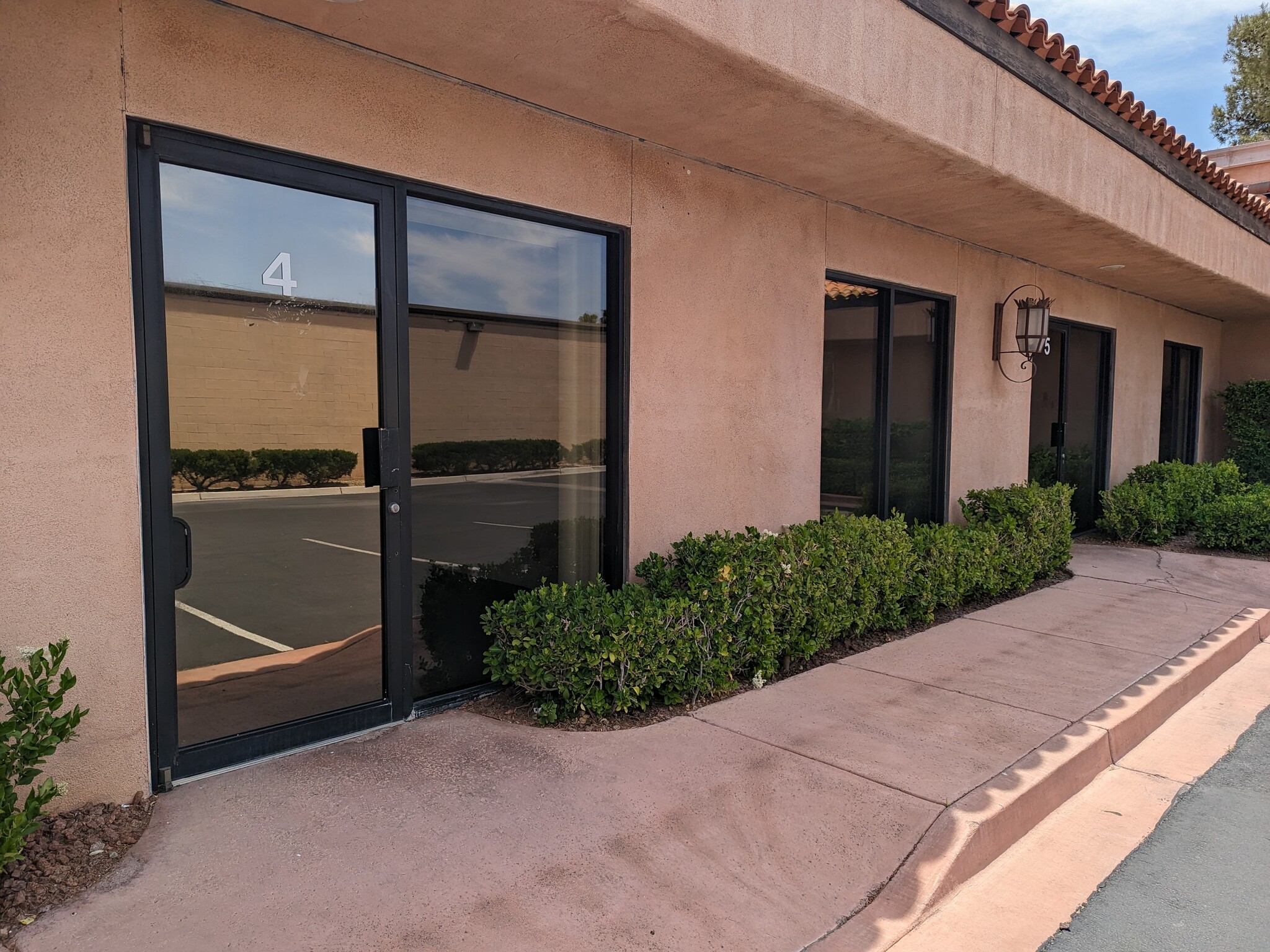 2680 Chandler Ave, Las Vegas, NV for lease Building Photo- Image 1 of 11