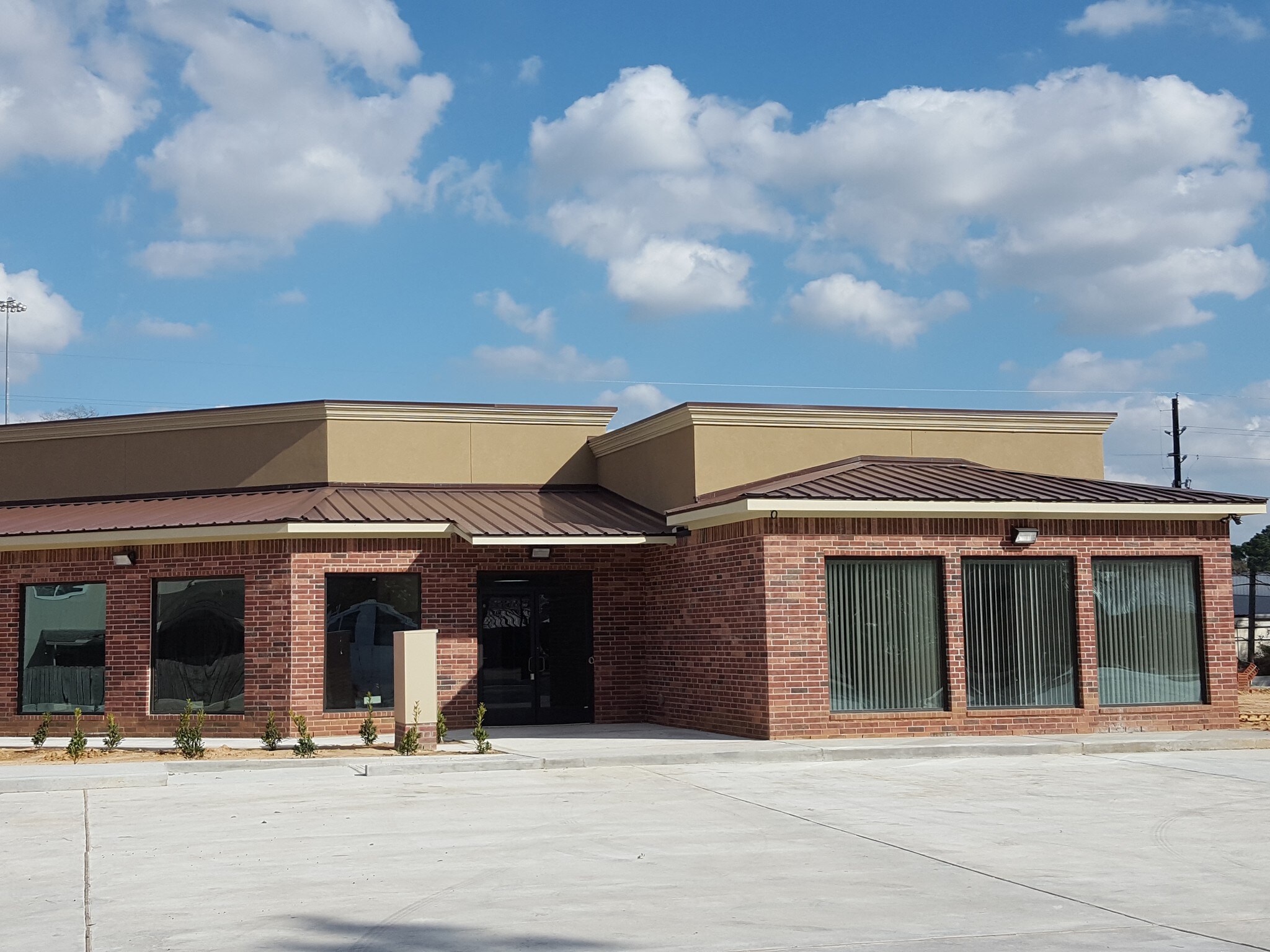 26410 Oak Ridge Dr, The Woodlands, TX à vendre Photo du bâtiment- Image 1 de 11