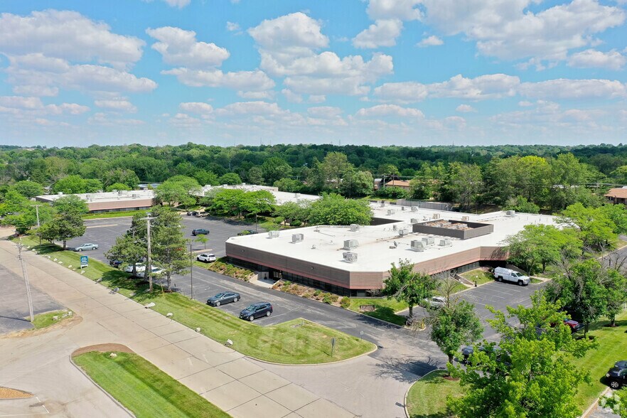 11800-11846 Borman Dr, Saint Louis, MO à louer - Photo du bâtiment - Image 3 de 5