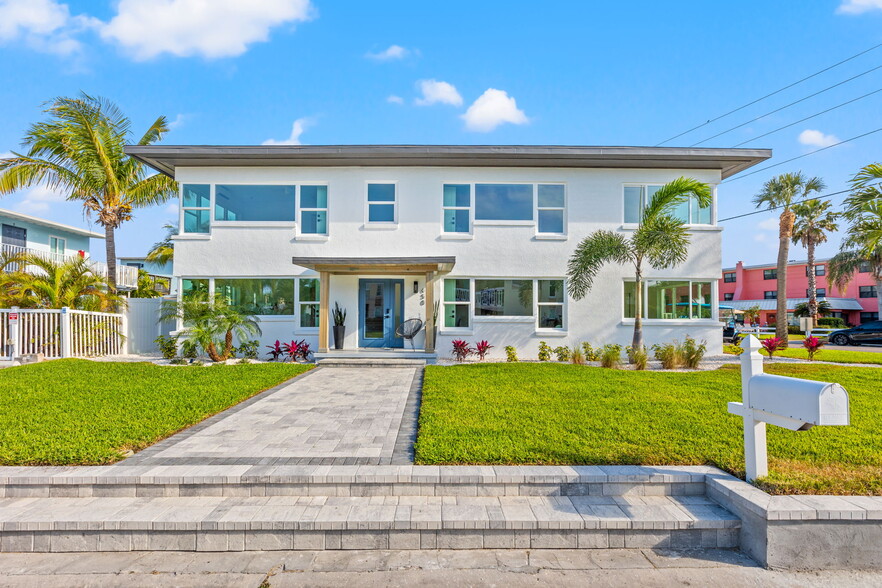 650 70th Ave, St Pete Beach, FL à vendre - Photo du bâtiment - Image 1 de 1