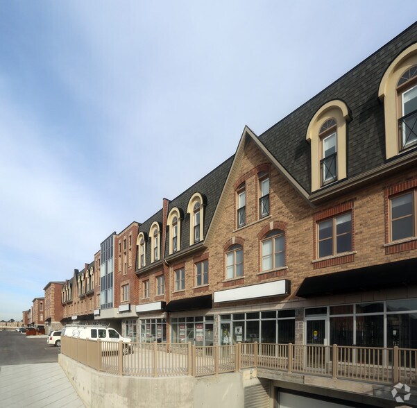 3865 Major Mackenzie Dr W, Vaughan, ON à louer - Photo du bâtiment - Image 2 de 4