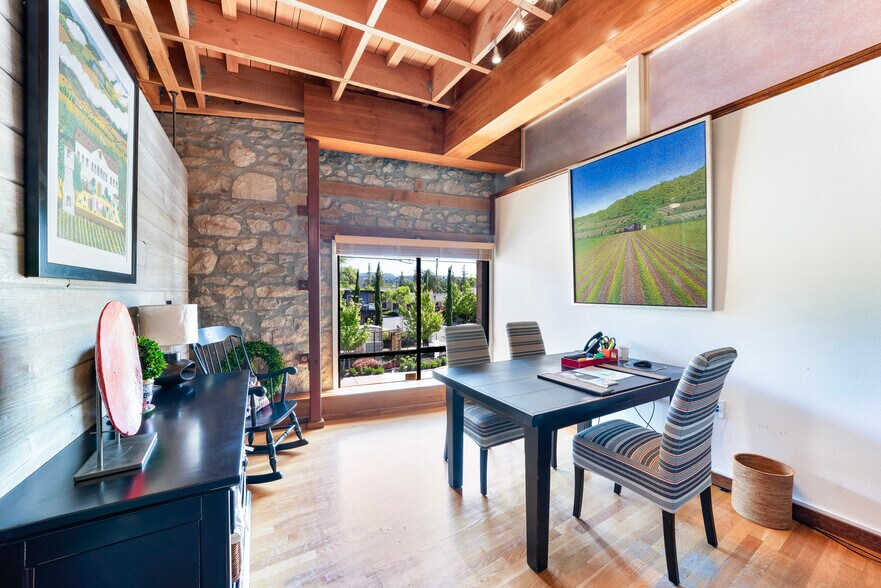 1417 Railroad Ave, Saint Helena, CA à vendre - Photo intérieure - Image 3 de 39