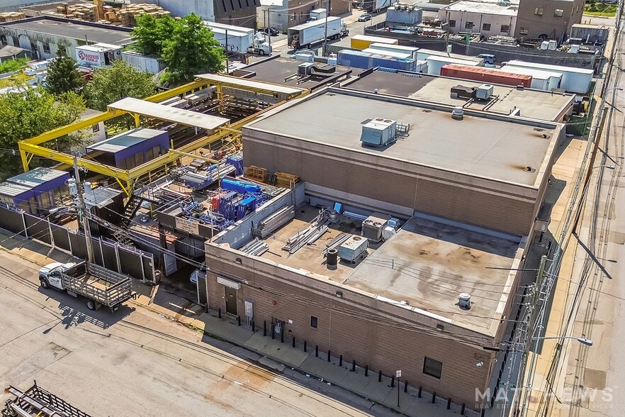 53 Hanse Ave, Freeport, NY à vendre - Photo du bâtiment - Image 1 de 3