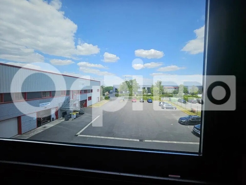 Flex in Reims for lease - Building Photo - Image 2 of 12