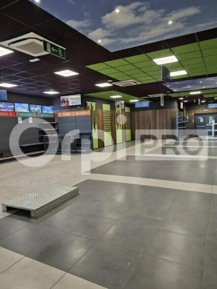 Commerce de détail dans Reims à louer - Photo intérieure - Image 2 de 5