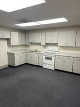 109-127 Congress St, Belton, MO for lease Interior Photo- Image 1 of 3