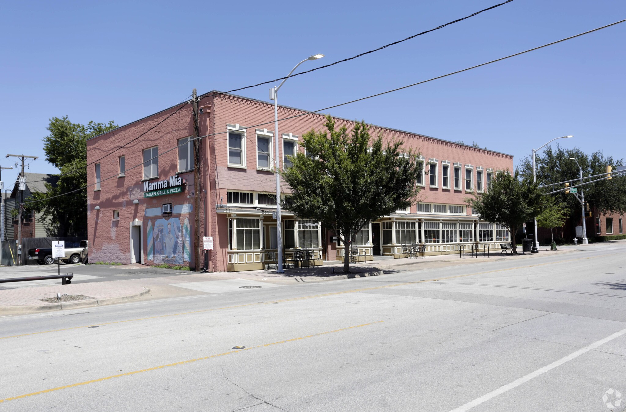 1000-1020 W Magnolia Ave, Fort Worth, TX à louer Photo du bâtiment- Image 1 de 8
