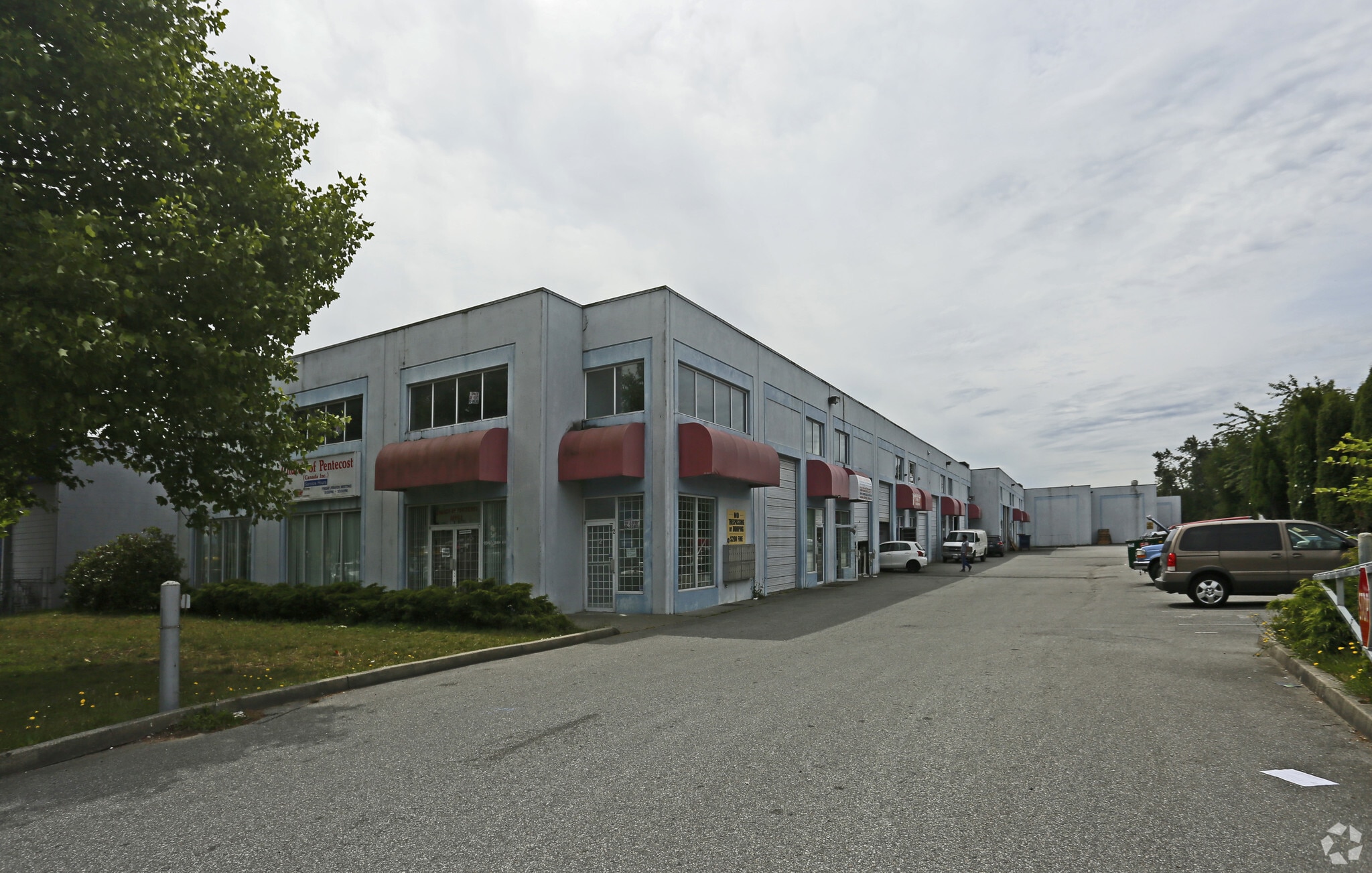 Unit 1 & 3 portefeuille de 2 propriétés à vendre sur LoopNet.ca Photo du bâtiment- Image 1 de 2