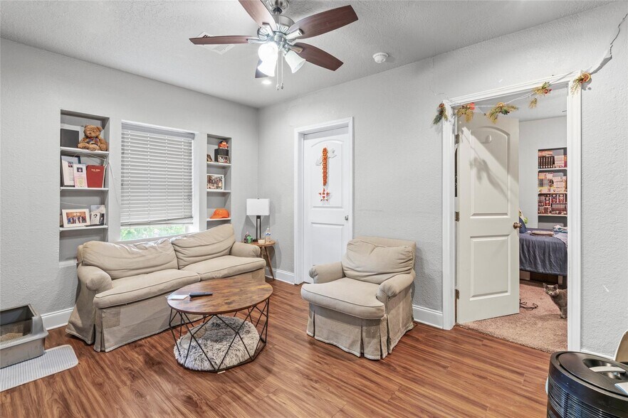 4630 Woodside St, Houston, TX à vendre - Photo du bâtiment - Image 3 de 28