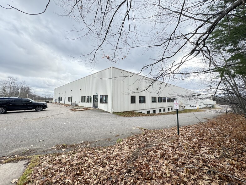 2253 Air Park Rd, Rhinelander, WI à vendre - Photo du bâtiment - Image 3 de 12