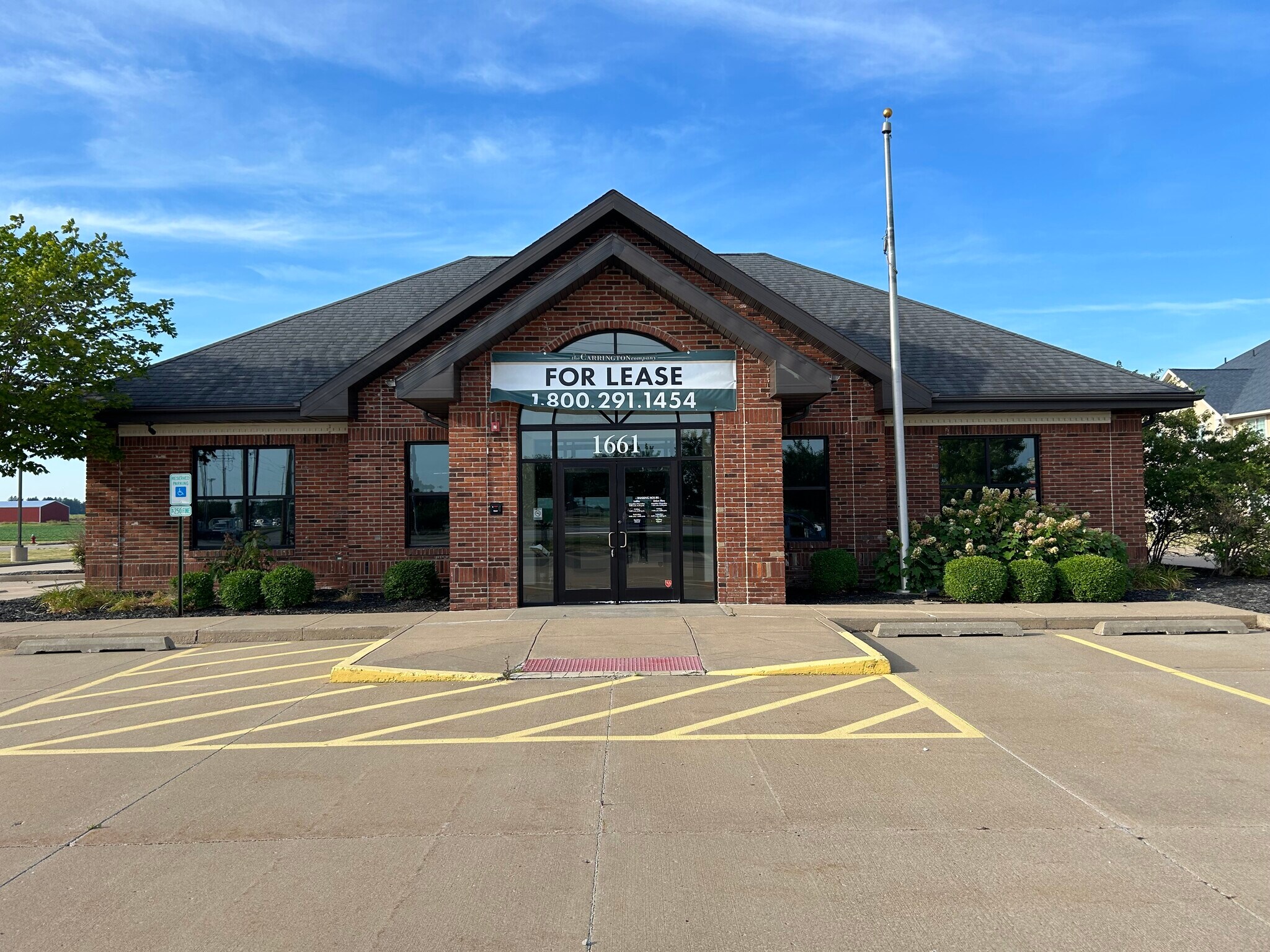 1661 E Jackson St, Macomb, IL for lease Building Photo- Image 1 of 11