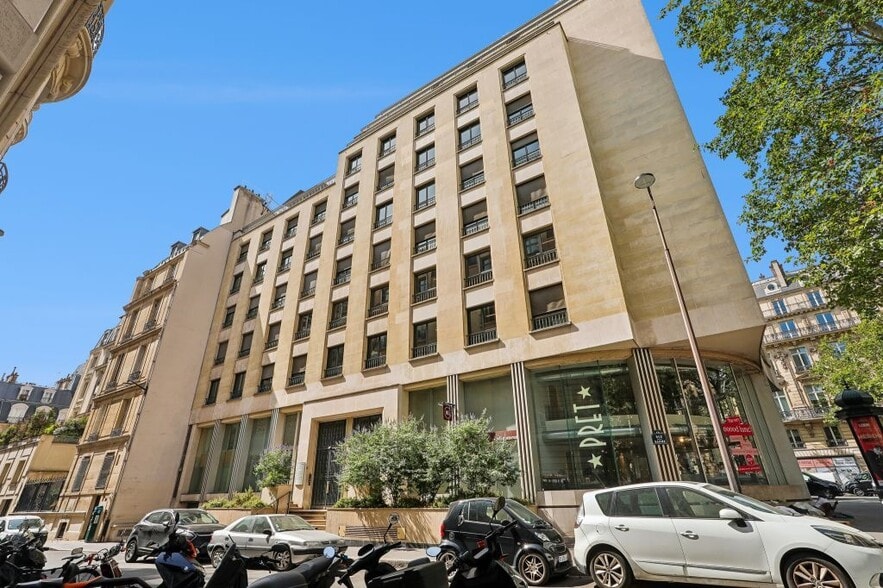 31-33 Rue De La Baume, Paris for lease - Building Photo - Image 1 of 9