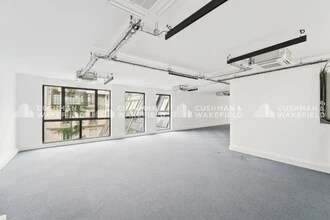 14-18 Rue Chartran, Neuilly-sur-Seine for lease Interior Photo- Image 1 of 9