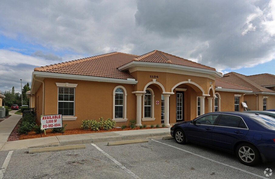 1104 Kyle Wood Ln, Brandon, FL à vendre - Photo du bâtiment - Image 2 de 21