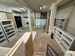 Retail in Madrid, Madrid for lease Interior Photo- Image 2 of 10