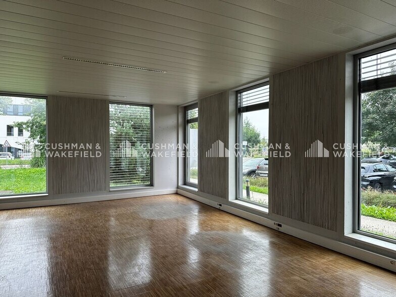 Office in Schiltigheim for lease - Interior Photo - Image 3 of 11