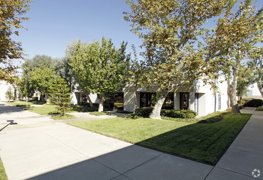 25600 Rye Canyon Rd, Valencia, CA for lease - Building Photo - Image 3 of 6