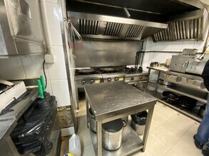 Retail in Barcelona, Barcelona for lease Interior Photo- Image 1 of 3