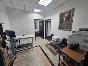 1510 E Colonial Dr, Orlando, FL à louer Photo intérieure- Image 1 de 9