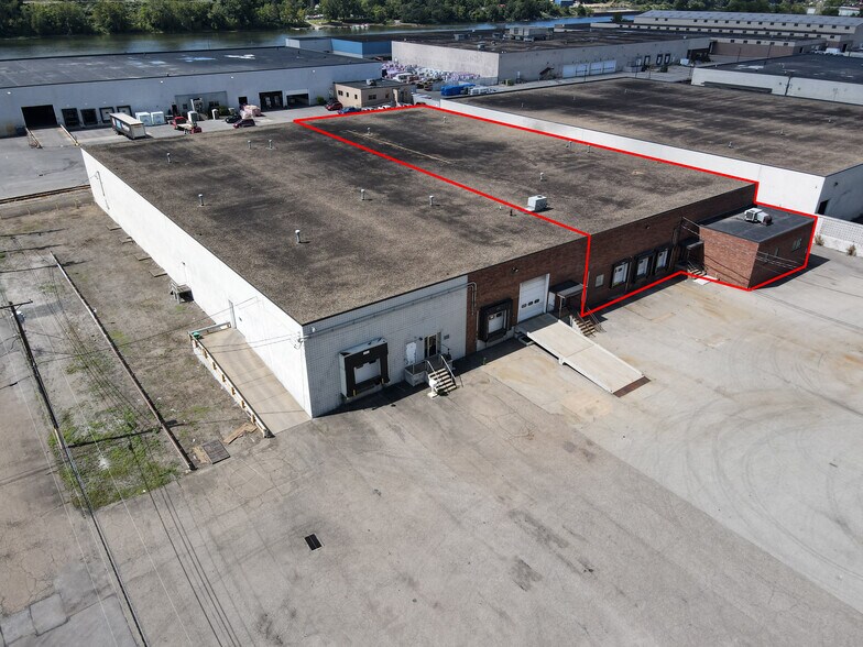 681 Avenue B, Leetsdale, PA à louer - Photo du bâtiment - Image 2 de 4