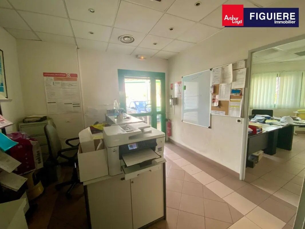 Office in Salon-de-Provence for lease Interior Photo- Image 1 of 9