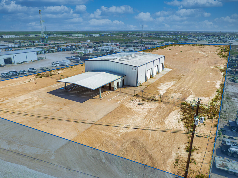 9215 W County Road 127, Midland, TX for lease - Building Photo - Image 1 of 17